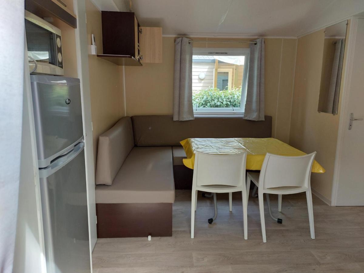 Mobil Home Tout Confort 6 Personnes Climatise Au Pied Du Luberon Ла Рок д'Онтерон Екстериор снимка