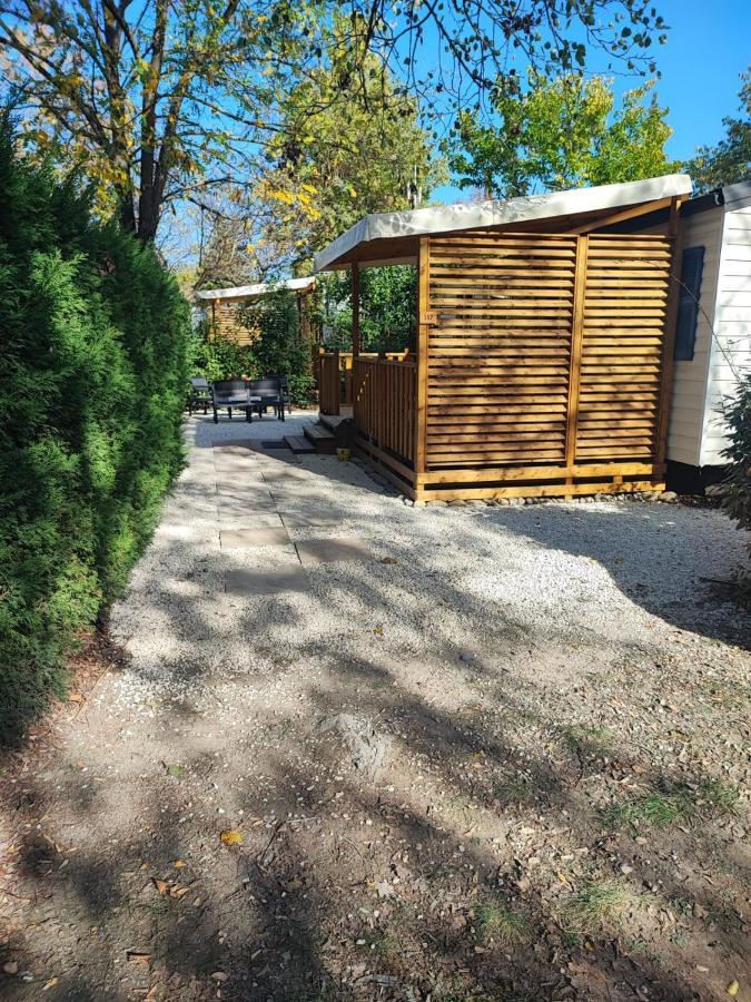 Mobil Home Tout Confort 6 Personnes Climatise Au Pied Du Luberon Ла Рок д'Онтерон Екстериор снимка