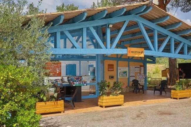 Mobil Home Tout Confort 6 Personnes Climatise Au Pied Du Luberon Ла Рок д'Онтерон Екстериор снимка